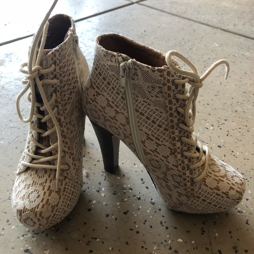 Qupid mid ankle boots